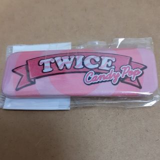 ウェストトゥワイス(Waste(twice))のTWICE　ピンク　CandyPop バッジ　新品(K-POP/アジア)