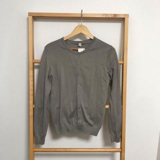 ユニクロ(UNIQLO)の☆新品ユニクロ UVカットスーピマコットンクルーネックカーディガン(カーディガン)