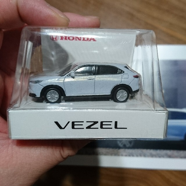 ☆非売品★ Honda 新型 VEZEL ミニカー キーホルダー LED gu