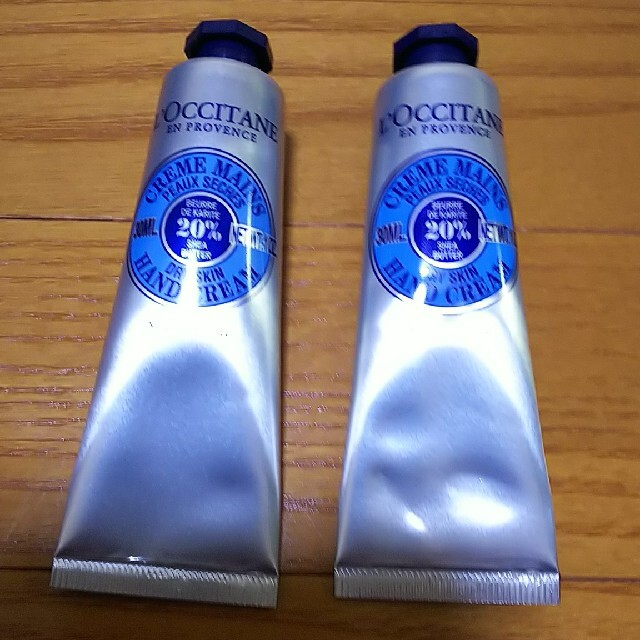 L'OCCITANE(ロクシタン)のとりき様専用 コスメ/美容のボディケア(ハンドクリーム)の商品写真