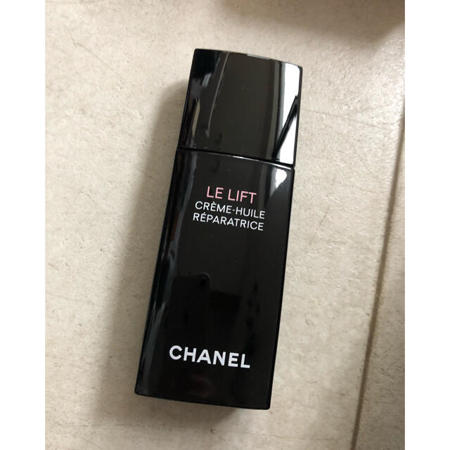 CHANEL(シャネル)のクレーム・ユイル  LE LIFT シャネル クリーム　新品ほ コスメ/美容のスキンケア/基礎化粧品(フェイスクリーム)の商品写真