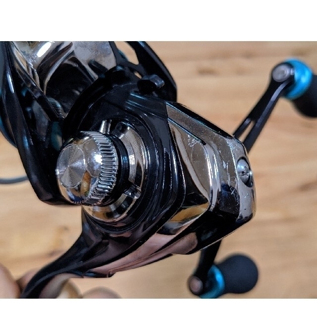 DAIWA(ダイワ)のDAIWA  エメラルダス 2508  PE－DH  スポーツ/アウトドアのフィッシング(リール)の商品写真