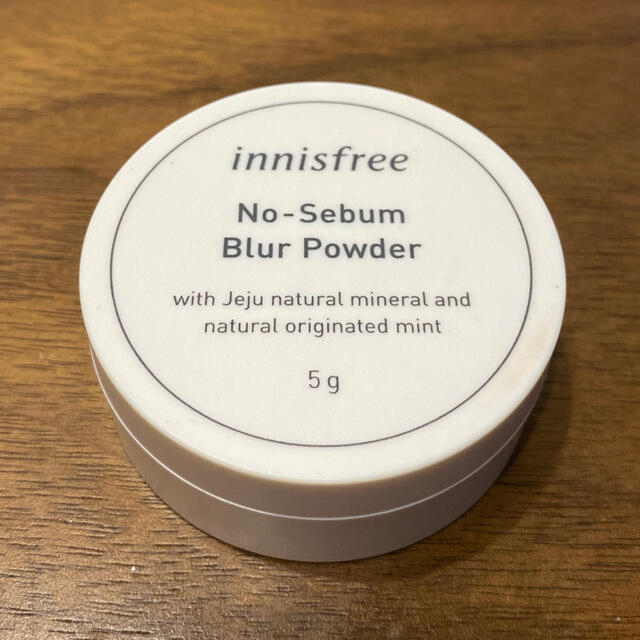 Innisfree(イニスフリー)のinnisfree ノーセバム ブラーパウダーN(おまけ付) コスメ/美容のベースメイク/化粧品(フェイスパウダー)の商品写真