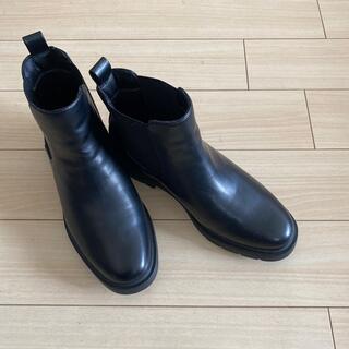 ユニクロ(UNIQLO)のユニクロ　サイドゴアブーツ　黒　23.5センチ(ブーツ)