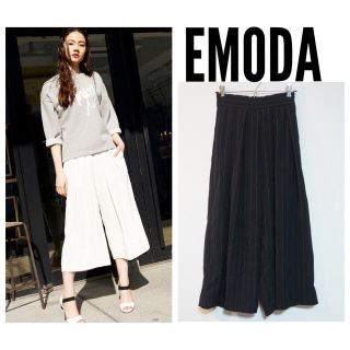 エモダ(EMODA)のEMODA タックワイドリラックスPT ブラック(カジュアルパンツ)