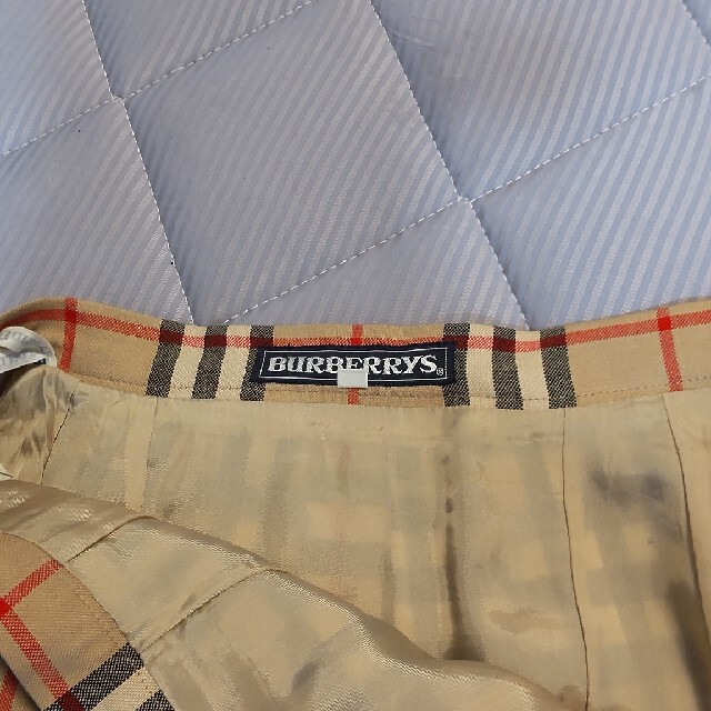 BURBERRY(バーバリー)のスカート レディースのスカート(ひざ丈スカート)の商品写真