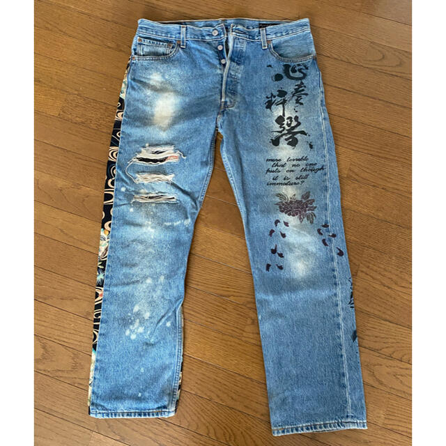 501(ゴーマルイチ)のリーバイス　LEVI'S 和柄デニム　501 メンズのパンツ(デニム/ジーンズ)の商品写真