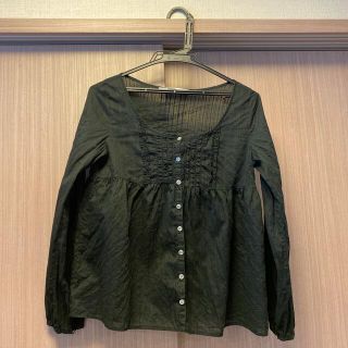 スピックアンドスパン(Spick & Span)のSpick and span 黒　綿　デザインシャツ　(シャツ/ブラウス(長袖/七分))