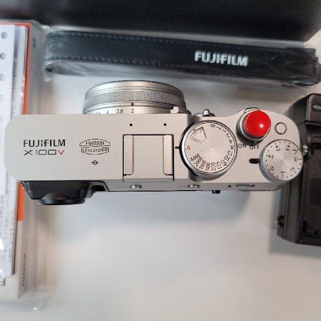 富士フイルム - toma様専用 FUJIFILM デジタルカメラ X100V シルバーの 