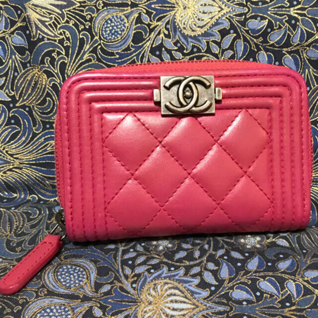 CHANEL(シャネル)の美品　ボーイCHANELミニウォレット レディースのファッション小物(財布)の商品写真