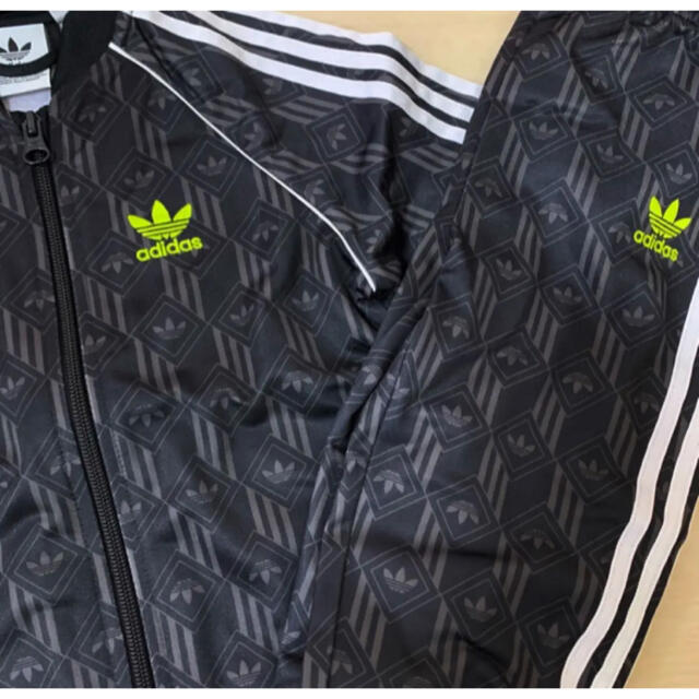 adidas(アディダス)の新品アディダスadidas ジャージ上下セット100 キッズ/ベビー/マタニティのキッズ服男の子用(90cm~)(その他)の商品写真