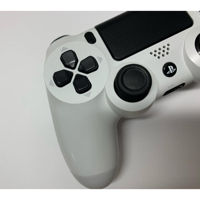 SONY(ソニー)の良品 SONY PS4 純正 コントローラー DUALSHOCK4 ホワイト エンタメ/ホビーのゲームソフト/ゲーム機本体(その他)の商品写真