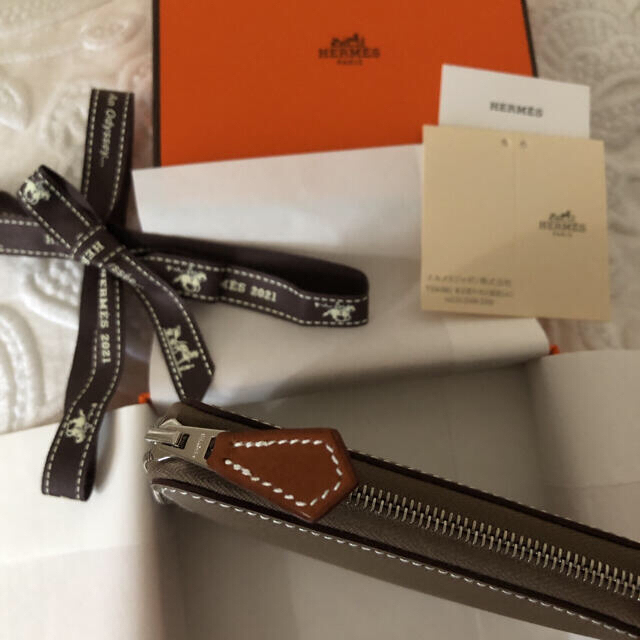 Hermes(エルメス)のご専用☆HERMES 新品　シルクインコンパクト レディースのファッション小物(財布)の商品写真