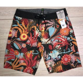 ボルコム(volcom)のVOLCOM ボルコム　総柄　トロピカル　水着　サーフショーツ(水着)