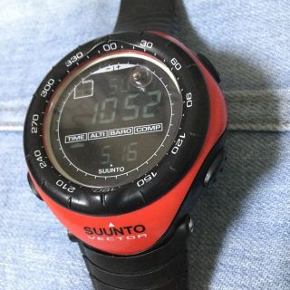 スント(SUUNTO)のスント  ベクター 赤(腕時計(デジタル))