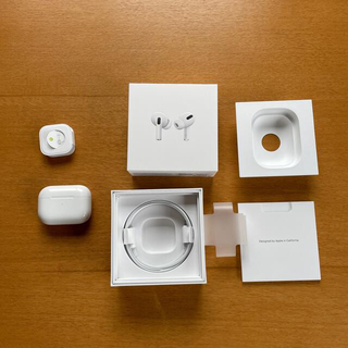 アップル(Apple)のAirPods Pro   国内正規品　　(ヘッドフォン/イヤフォン)