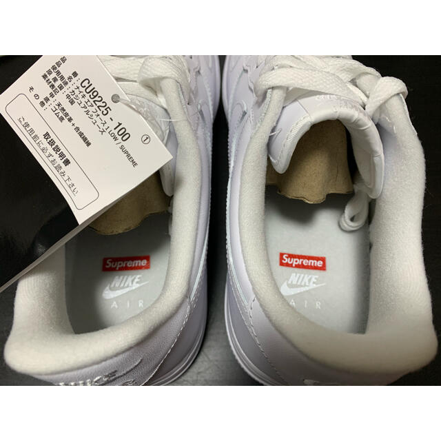 Supreme(シュプリーム)の未使用★supreme NIKE シュプリーム　エアフォース1 ホワイト メンズの靴/シューズ(スニーカー)の商品写真