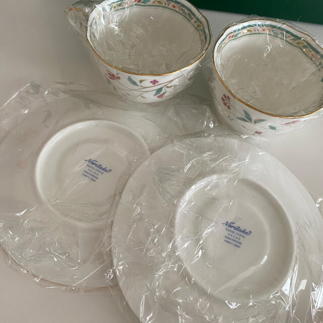 Noritake(ノリタケ)の新品！ノリタケ　ティーカップセット インテリア/住まい/日用品のキッチン/食器(グラス/カップ)の商品写真