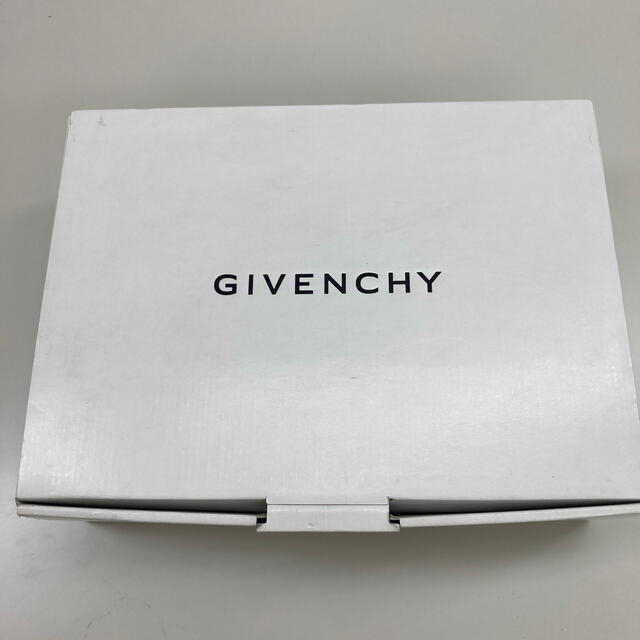 ＧＩＶＥＮＣＨＹ