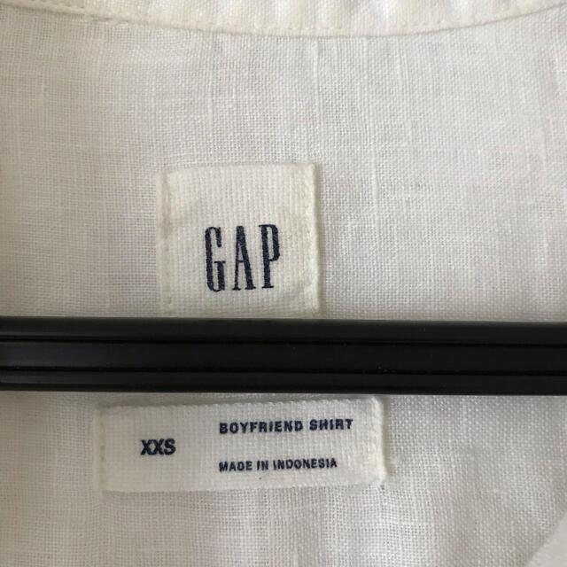 GAP(ギャップ)のGAP リネンシャツ　白 レディースのトップス(シャツ/ブラウス(長袖/七分))の商品写真