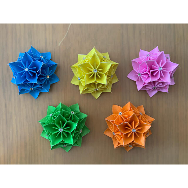 I 3 花 くす玉 リース 折り紙 おりがみの通販 By りえ S Shop ラクマ I 3 花 くす玉 リース 折り紙 おりがみの通販 By りえ S Shop ラクマ