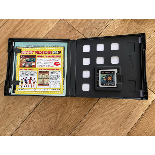 ニンテンドー3DS(ニンテンドー3DS)のNewニンテンドー3DS LL モンスターハンタークロスセット　ポケモンＸ エンタメ/ホビーのゲームソフト/ゲーム機本体(携帯用ゲーム機本体)の商品写真