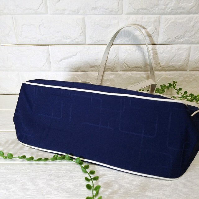 agnes b.(アニエスベー)の極美品  アニエスベー ボヤージュ トートバッグ ロゴプレート チャーム レディースのバッグ(トートバッグ)の商品写真