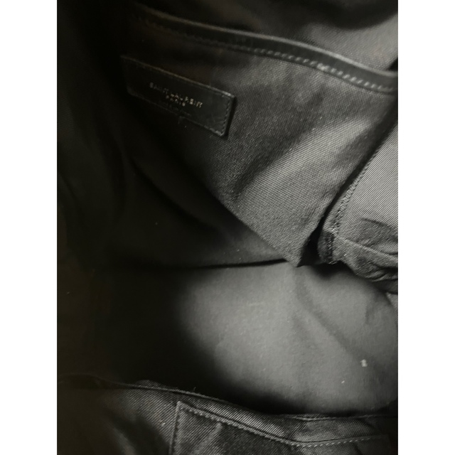 Saint Laurent(サンローラン)のぴっぴ様専用　サンローラン　刺繍入り　シティバックパック　ブラック　サイト現行品 メンズのバッグ(バッグパック/リュック)の商品写真