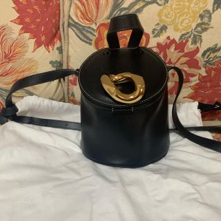 軽量な折り畳み自転車 jw Anderson バケットバッグ 黒 美品