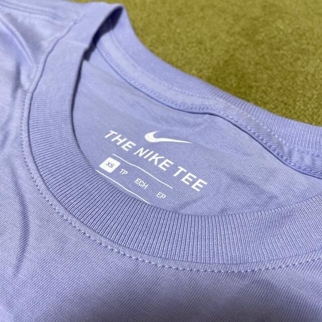 NIKE(ナイキ)の新品　NIKEメンズＸＳ　薄紫 レディースのトップス(Tシャツ(半袖/袖なし))の商品写真