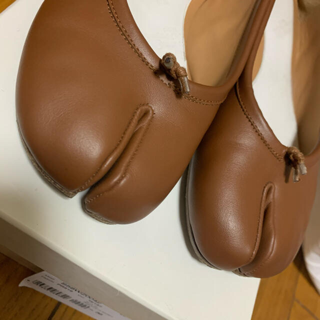 Maison Martin Margiela(マルタンマルジェラ)のMaison Margiela タビ バレエシューズ ブラウン レディースの靴/シューズ(バレエシューズ)の商品写真