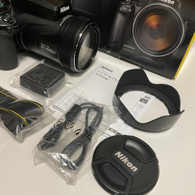 Nikon(ニコン)のNIKON COOLPIX P1000 予備バッテリーおまけ スマホ/家電/カメラのカメラ(コンパクトデジタルカメラ)の商品写真