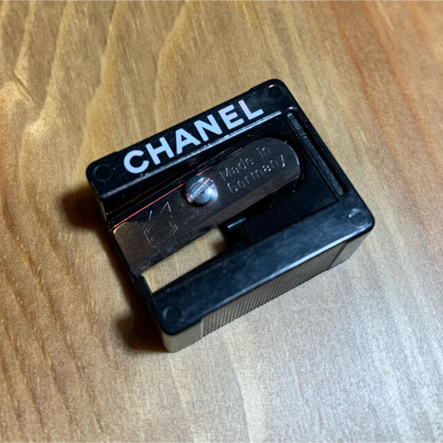 CHANEL(シャネル)の専用　ルクレイヨンレーヴル196 コスメ/美容のベースメイク/化粧品(リップライナー)の商品写真