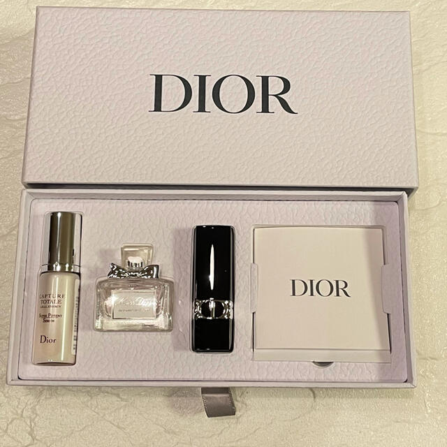 Dior(ディオール)のDior バースデーギフト　2021 エンタメ/ホビーのコレクション(ノベルティグッズ)の商品写真