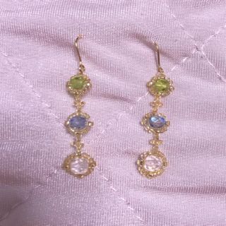 ハンドメイド　ビーズ　ピアス(ピアス)