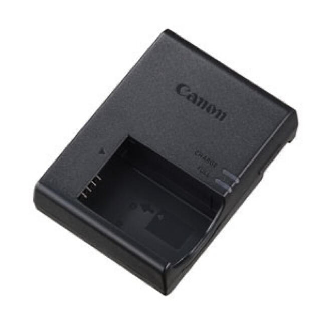 Canon(キヤノン)のCanon LC-E17バッテリーチャージャー  スマホ/家電/カメラのスマートフォン/携帯電話(バッテリー/充電器)の商品写真
