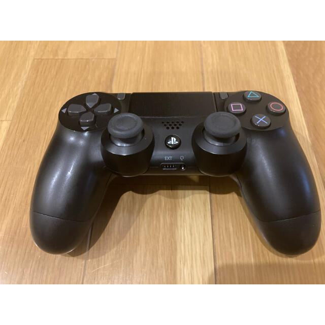 PlayStation4(プレイステーション4)のSONY プレイステーション4 500GB & 純正コントローラー エンタメ/ホビーのゲームソフト/ゲーム機本体(家庭用ゲーム機本体)の商品写真