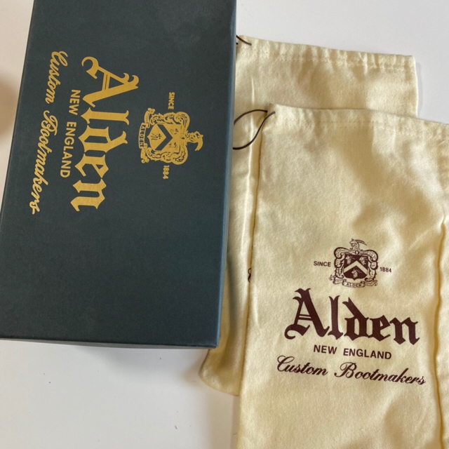 Alden(オールデン)のはにわ様専用　オールデン　Vチップバーガンディ×ブラックコンビコードバン メンズの靴/シューズ(ドレス/ビジネス)の商品写真