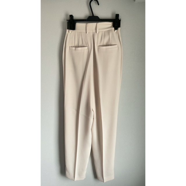 BEAUTY&YOUTH UNITED ARROWS(ビューティアンドユースユナイテッドアローズ)の【こあら様】6(ROKU) GEORGETTE TUCK PANTS  ホワイト レディースのパンツ(カジュアルパンツ)の商品写真