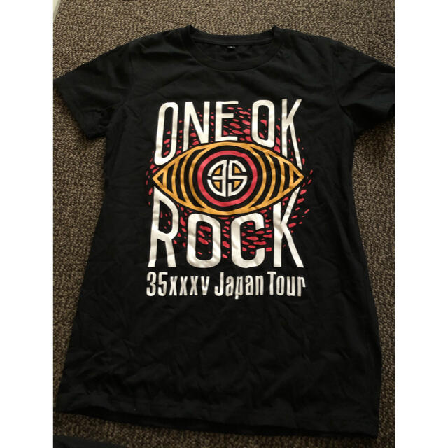 ONE OK ROCK(ワンオクロック)のワンオクライブTシャツ　Sサイズ エンタメ/ホビーのタレントグッズ(ミュージシャン)の商品写真