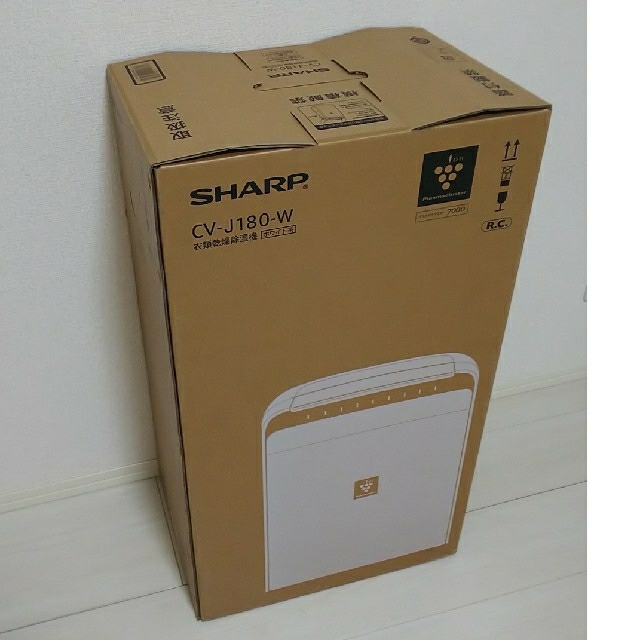 SHARP(シャープ)の【新品・未開封】シャープ 衣類乾燥除湿機 CV-J180-W プラズマクラスター スマホ/家電/カメラの生活家電(加湿器/除湿機)の商品写真