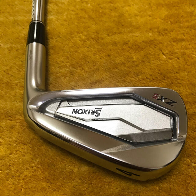 Srixon(スリクソン)の未使用 SRIXON ZX5 NSPRO 950GH DST 4番アイアン スポーツ/アウトドアのゴルフ(クラブ)の商品写真