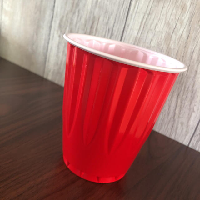 コストコ(コストコ)の送料込み✴︎Costco BIG RED CUP 30個 スポーツ/アウトドアのアウトドア(食器)の商品写真