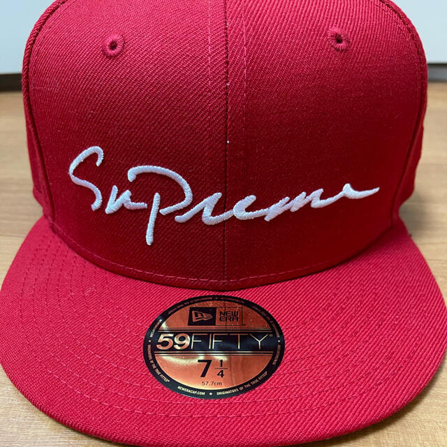Supreme(シュプリーム)のSupreme Classic Script New Era 7 1/4 メンズの帽子(キャップ)の商品写真