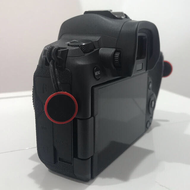 Canon(キヤノン)の良品Canon EOS R ボディ スマホ/家電/カメラのカメラ(ミラーレス一眼)の商品写真
