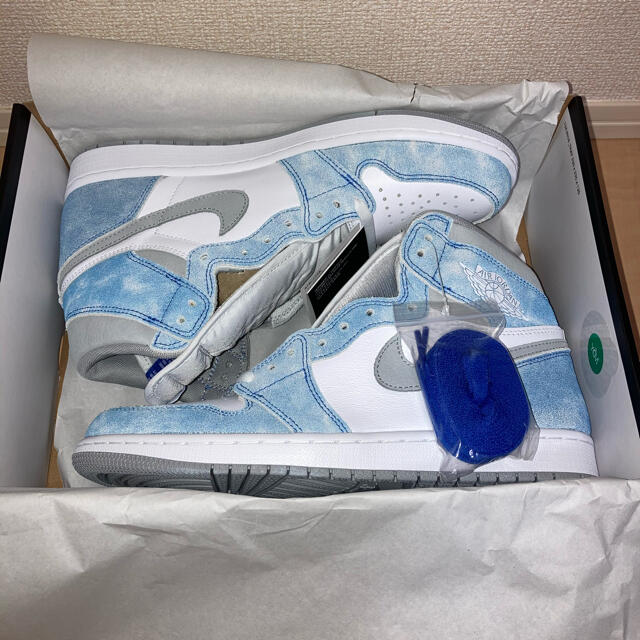 NIKE(ナイキ)のNIKE AIR JORDAN 1 Hyper Royal メンズの靴/シューズ(スニーカー)の商品写真