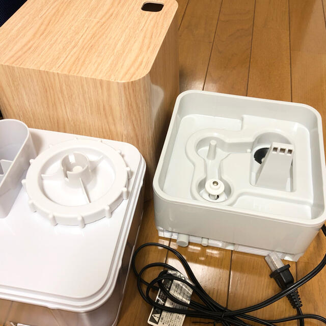 超音波式加湿器 スマホ/家電/カメラの生活家電(加湿器/除湿機)の商品写真