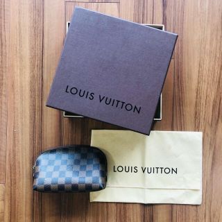 ルイヴィトン(LOUIS VUITTON)のLOUIS VUITTON ダミエ　ポーチ（箱付き）(ポーチ)