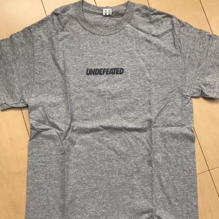 アンディフィーテッド(UNDEFEATED)のundefeated ホログラムtシャツ(Tシャツ/カットソー(半袖/袖なし))