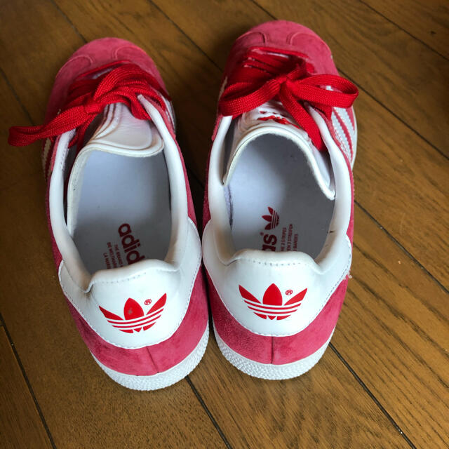 adidas(アディダス)のたかおさま専用新品　アディダス adidas ガゼル　レッド　25 メンズの靴/シューズ(スニーカー)の商品写真